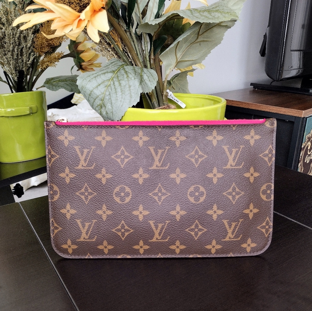 Louis Vuitton Neverfull Pochette Pouch Pivoine Hot Pink Interior